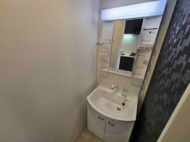 洗面設備　同施工物件の参考写真です