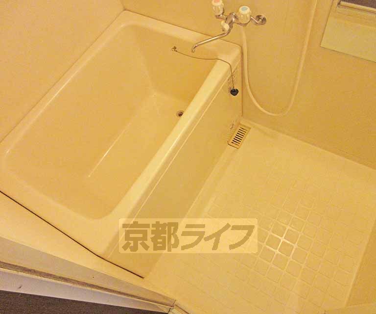 バス・シャワールーム　ゆったりとしたバスルームです！