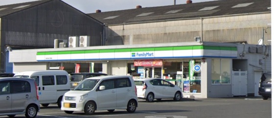 コンビニ　ファミリーマート四日市おごそ東店（コンビニ）まで393m