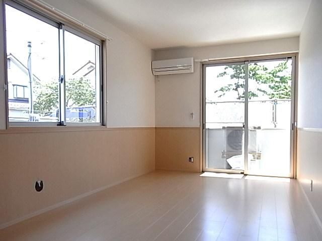 居室・リビング　★角部屋、明るい2面採光・オールフローリング★