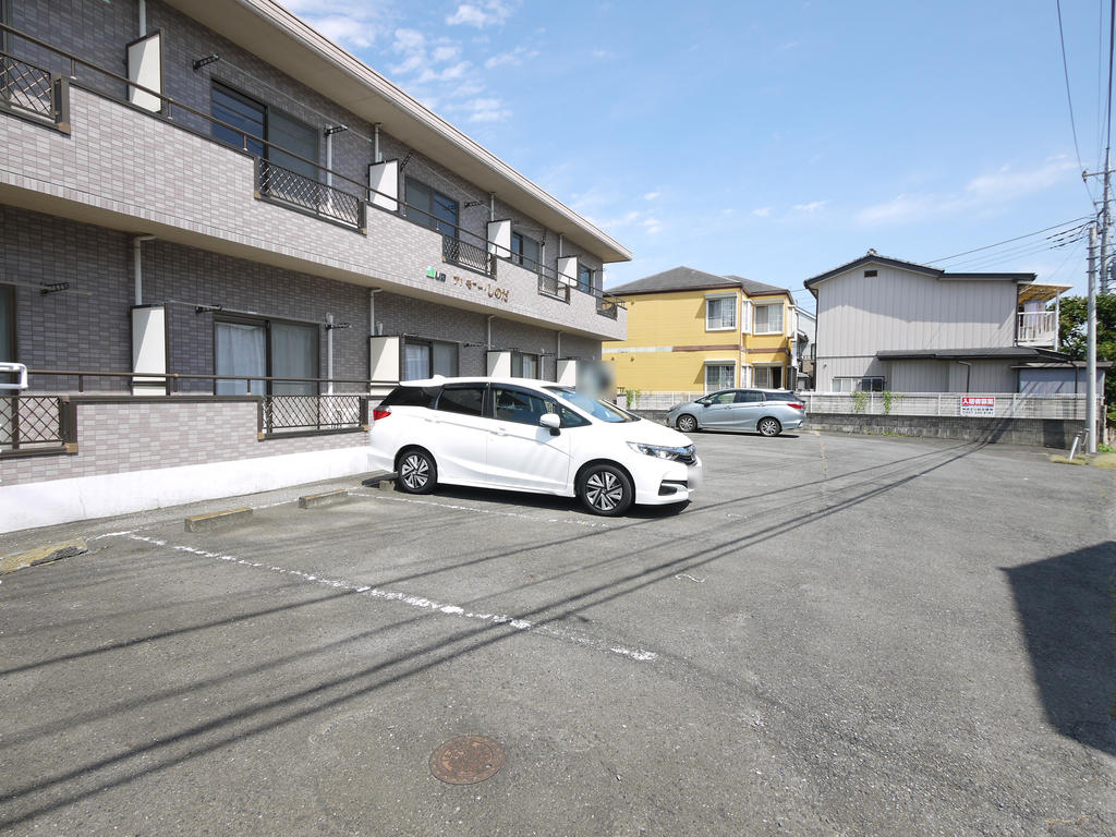 駐車場　敷地内駐車場です。駐車場1台付き♪