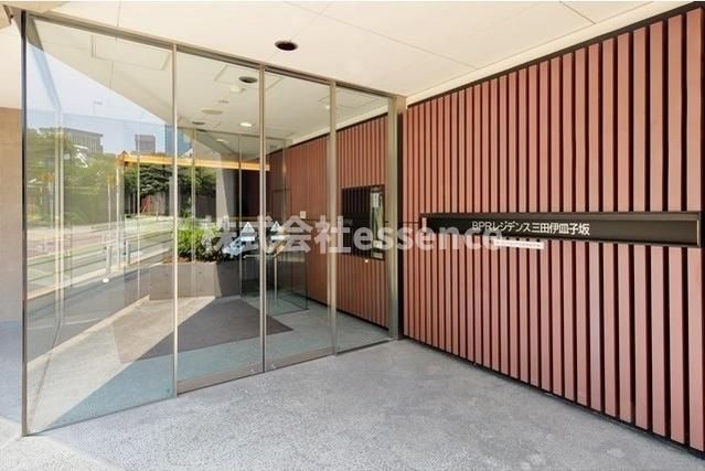 エントランス　弊社ではオンライン対応・現地対応可能です♪