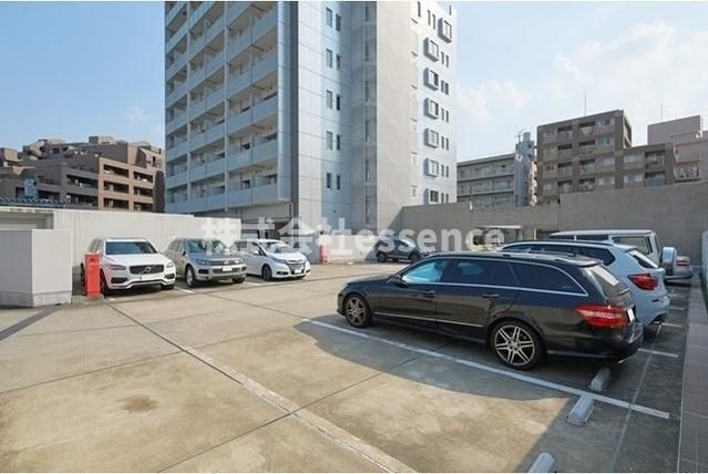 駐車場　弊社ではオンライン対応・現地対応可能です♪