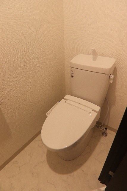 トイレ　※別室の参考写真の為、現況優先です。