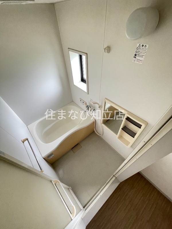 バス・シャワールーム　清掃前