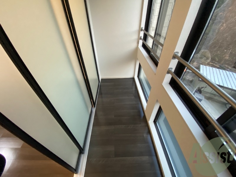 バルコニー　サンルームなので、朝の身支度もバッチリです。