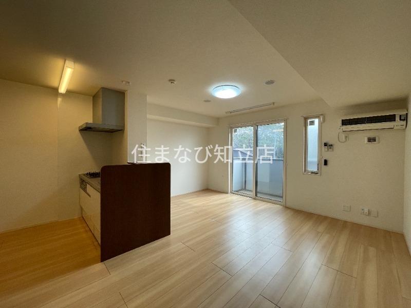 居室・リビング　同型別部屋写真