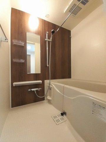 バス・シャワールーム　コンパクトで使いやすいお風呂です