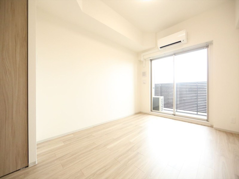 居室・リビング　洋室7.5帖　エアコン完備　バルコニー　同仕様写真