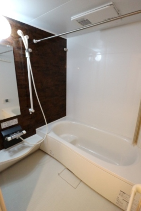 バス・シャワールーム　ゆったり過ごせるお風呂です