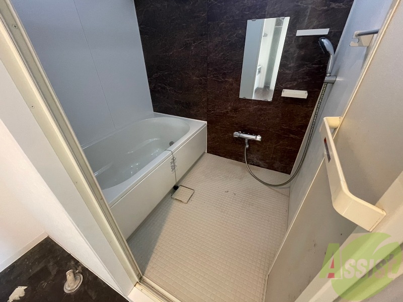 バス・シャワールーム　お風呂です。ゆっくりお風呂につかるのも体に良いですね～