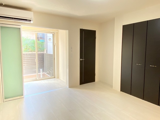 居室・リビング　8.1帖の洋室♪