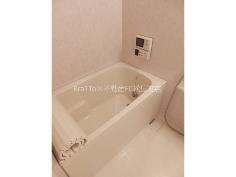 バス・シャワールーム　バス（浴室乾燥機・追い焚き機能・浴室テレビ付き）