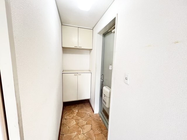 玄関　※別部屋参考写真