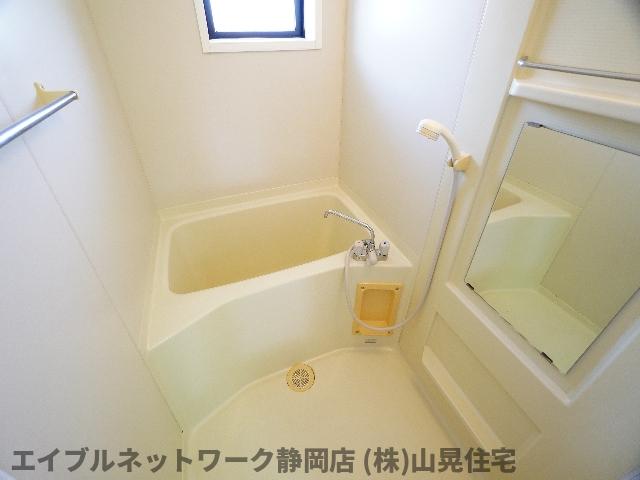 建物外観　駐輪場