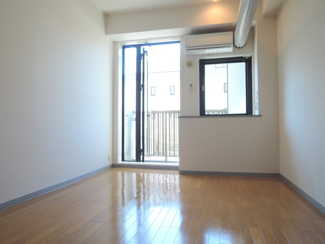 居室・リビング　★明るいお部屋です★