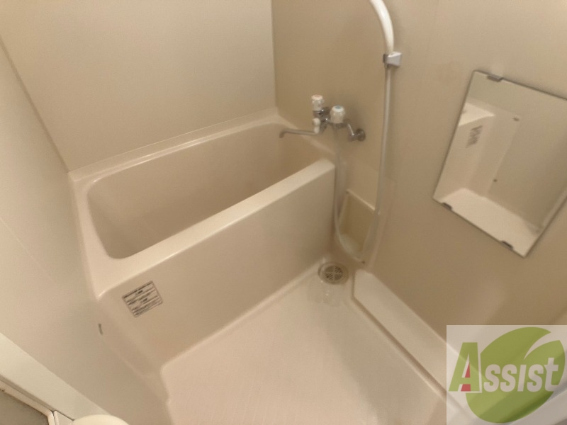 バス・シャワールーム　疲れを癒すには湯船でゆっくりするのが良いですよ。