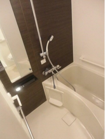 バス・シャワールーム　バスルーム
