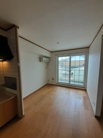 居室・リビング　こちらのリビングで趣味の時間をお楽しみください