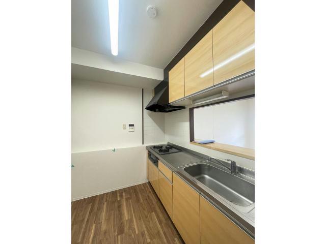 キッチン　※同物件別部屋　参考写真　内装イメージ