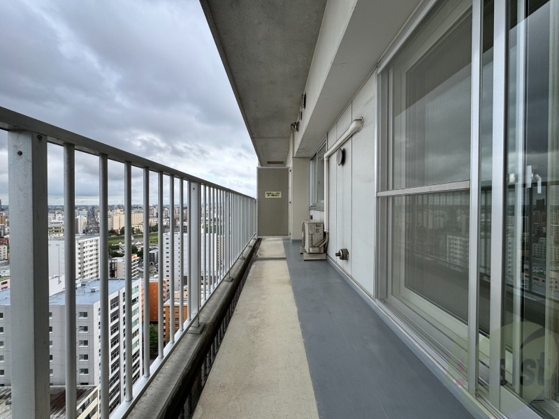 バルコニー　バルコニーです。天気の良い日には外干しができます！