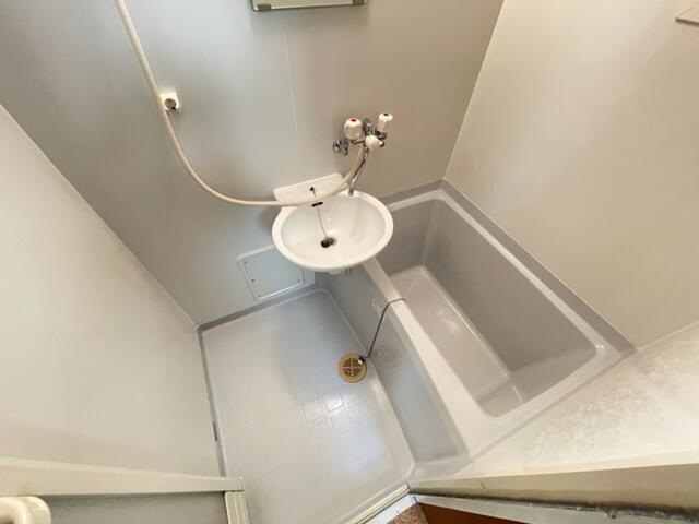 バス・シャワールーム　別号室の参考写真です