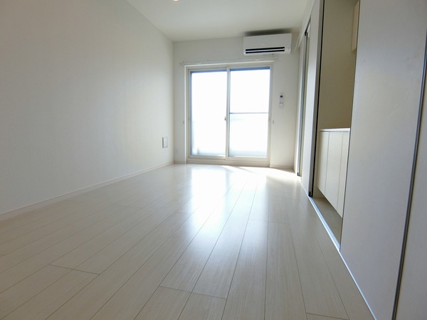 居室・リビング　清潔感ある7.5帖の洋室です