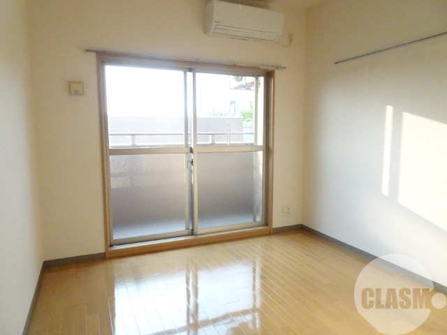 居室・リビング　明るいお部屋です♪