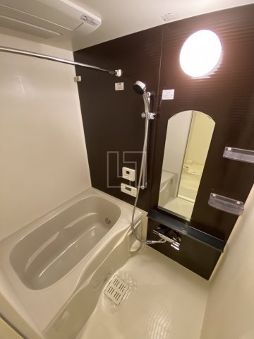 バス・シャワールーム　プレサンス堺筋本町駅前シェル　浴室