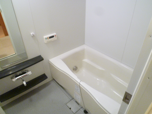 バス・シャワールーム　※別部屋のモデル写真です。