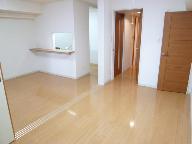 居室・リビング　※別部屋のモデル写真です。