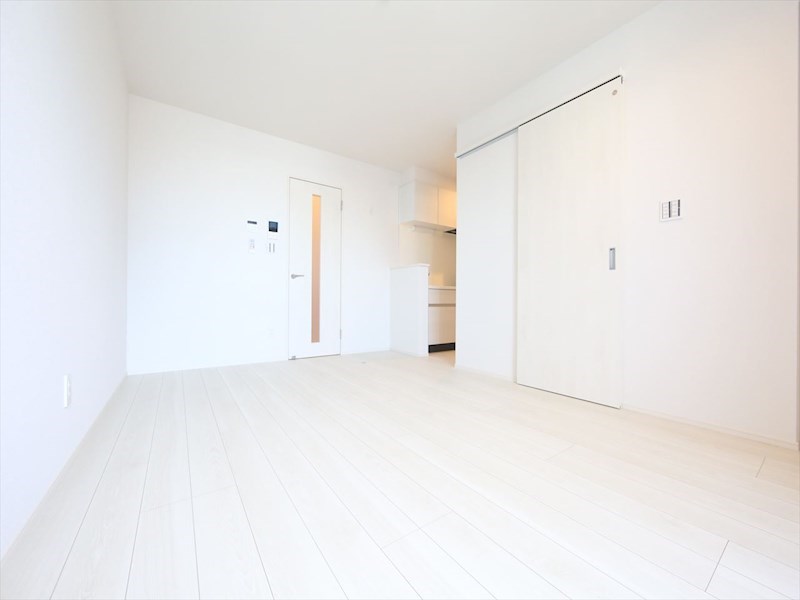 居室・リビング　ＬＤＫ10.9帖　システムキッチン　エアコン完備