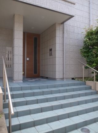 エントランス　毎日通るエントランスはこのようになっています！