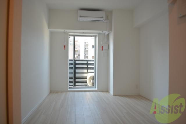 居室・リビング　明るいお部屋ですね。