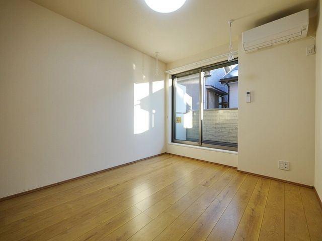 居室・リビング　反転タイプです