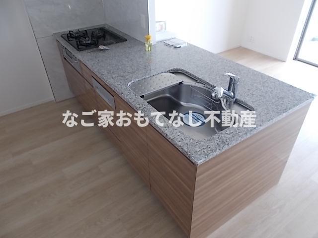 キッチン　※写真は別号室