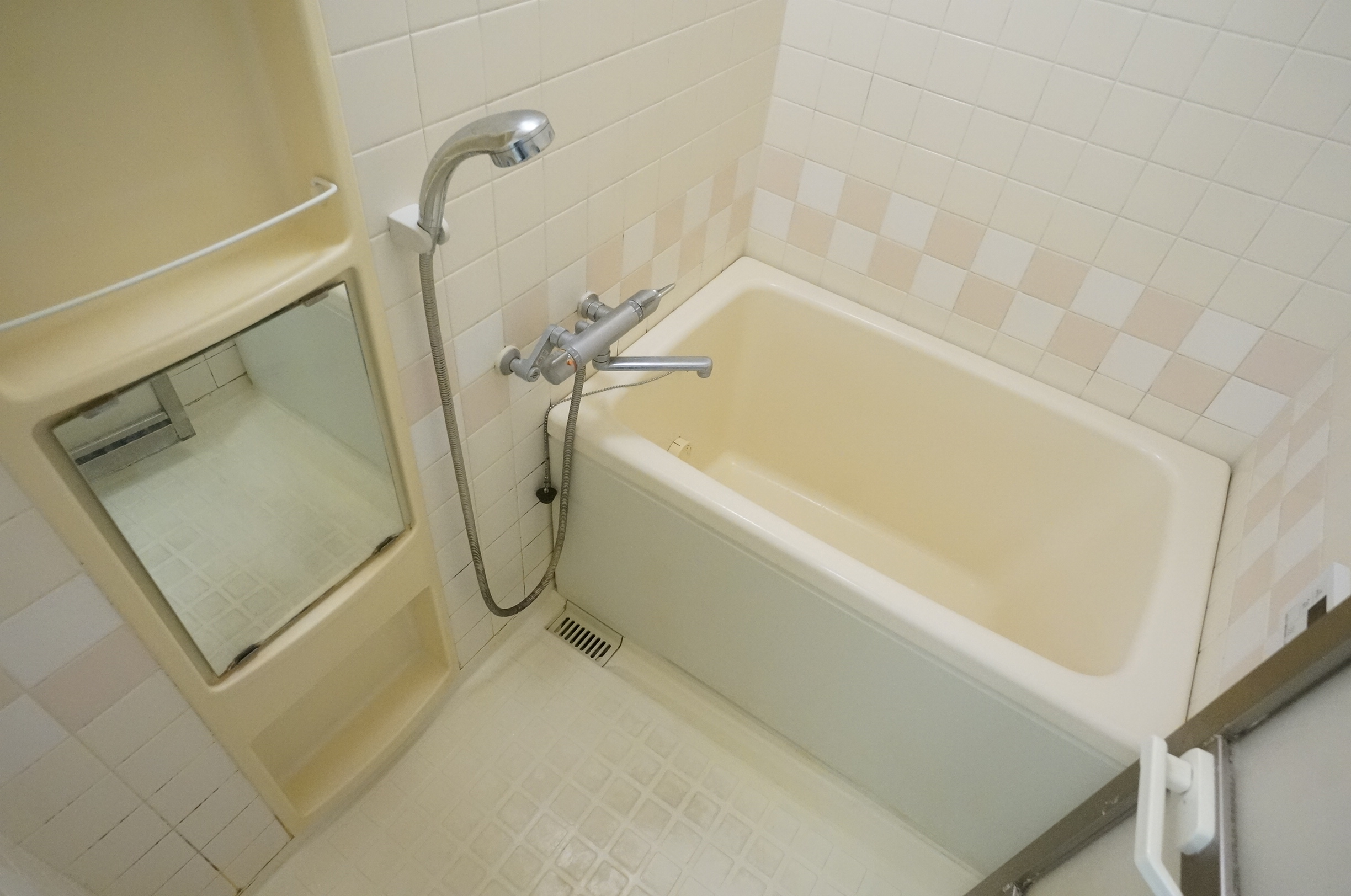 バス・シャワールーム　※同タイプ別号室の写真です