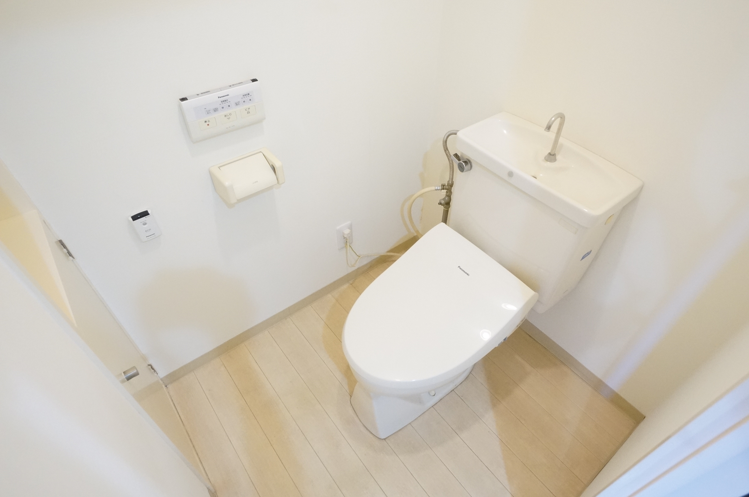 トイレ　※同タイプ別号室の写真です