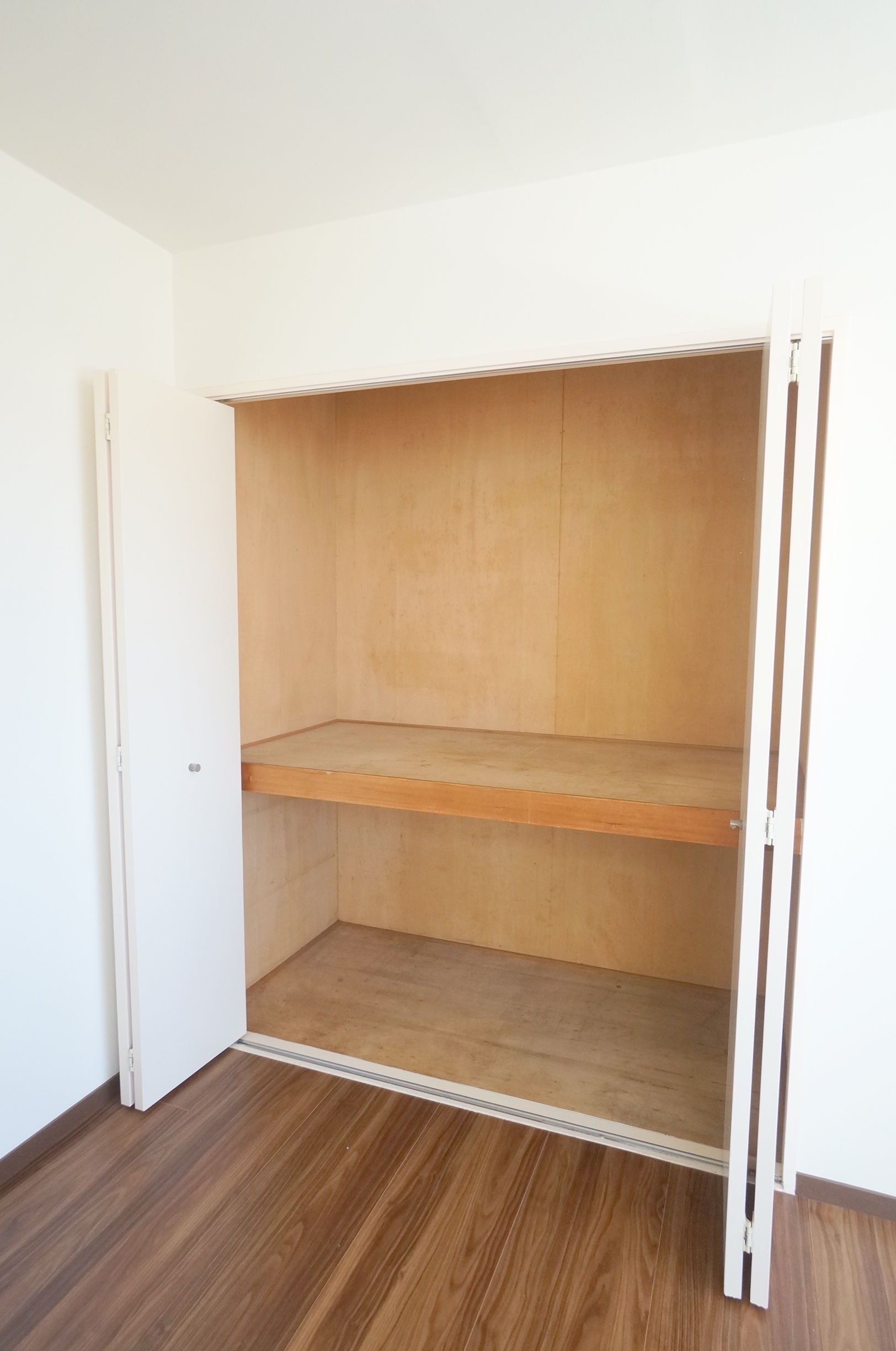 収納　※同タイプ別号室の写真です