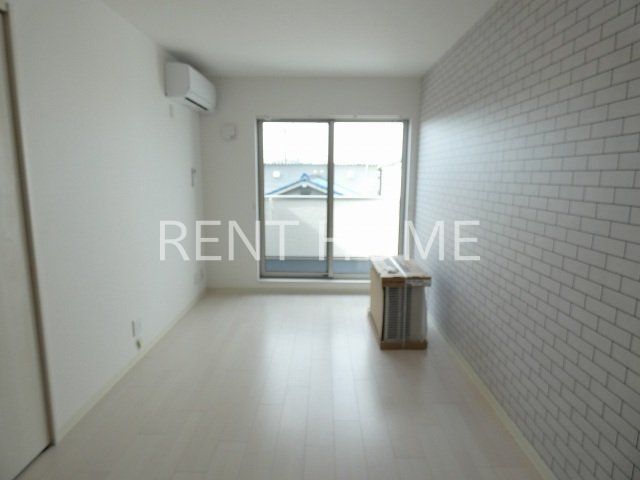 居室・リビング　明るい洋室8.1帖です。