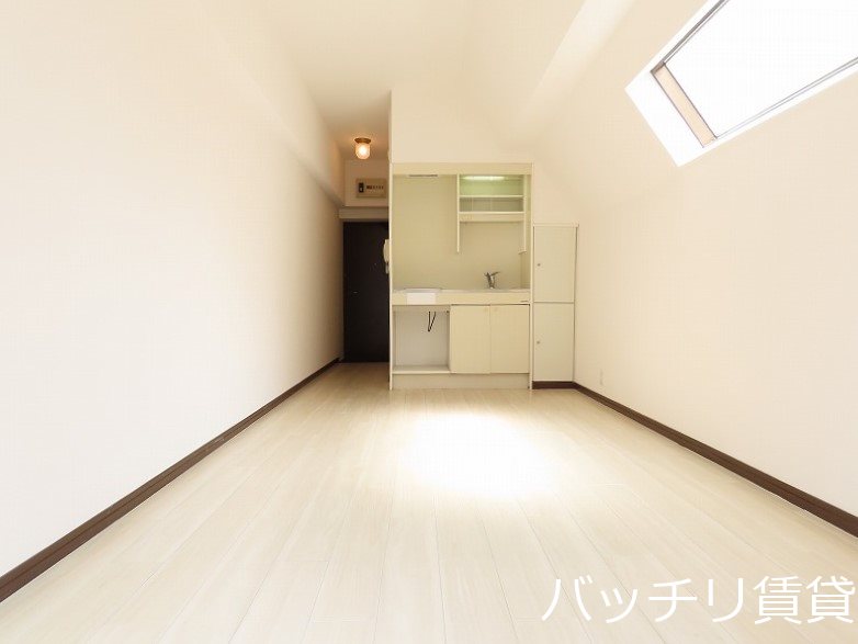 居室・リビング　画像は別号室タイプの為、現状を優先いたします