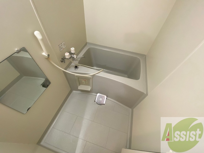 バス・シャワールーム　お風呂になります。一日の疲れを癒してくださいね。