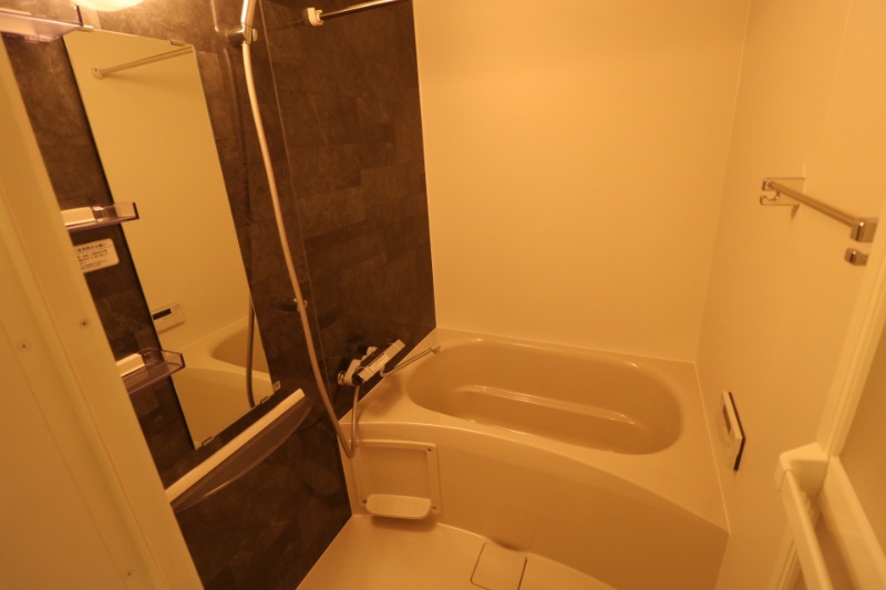 バス・シャワールーム　綺麗な浴室です♪