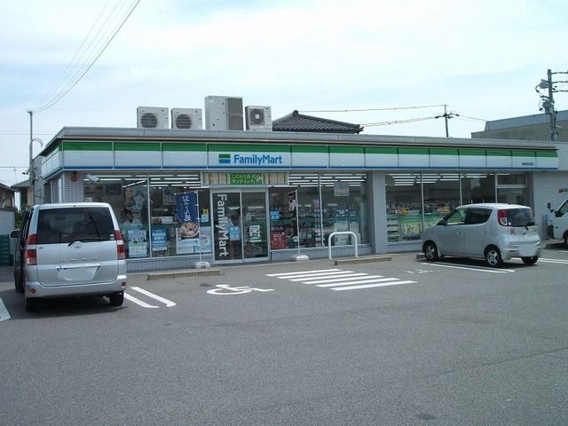 コンビニ　ファミリーマート西尾徳永東店（コンビニ）まで250m