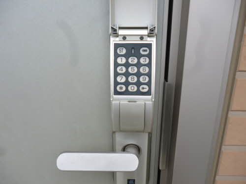 セキュリティ　玄関鍵