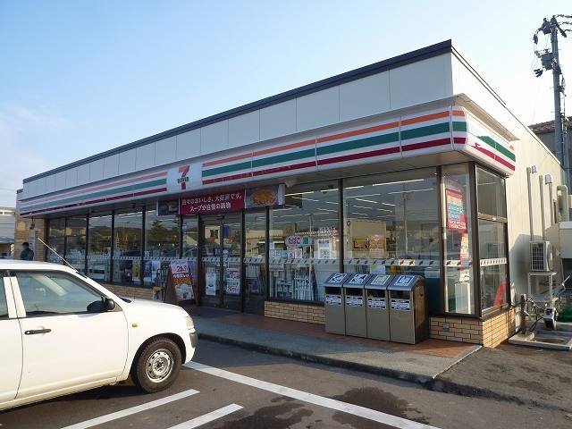 コンビニ　セブンイレブン（コンビニ）まで550m