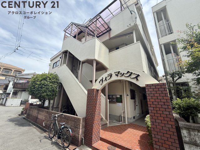 建物外観　居住者専用のごみ置き場があります！