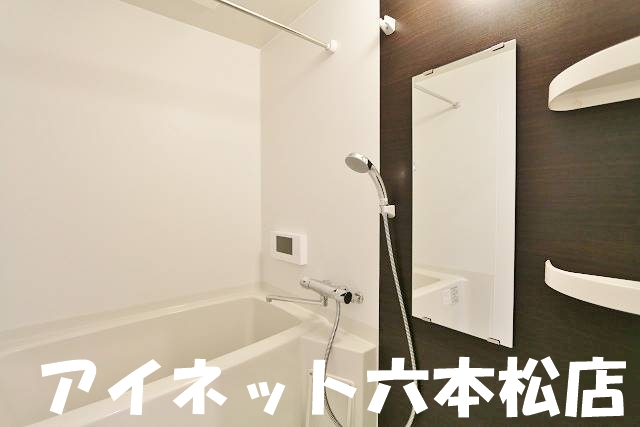 バス・シャワールーム　お風呂でもTV見れちゃいます