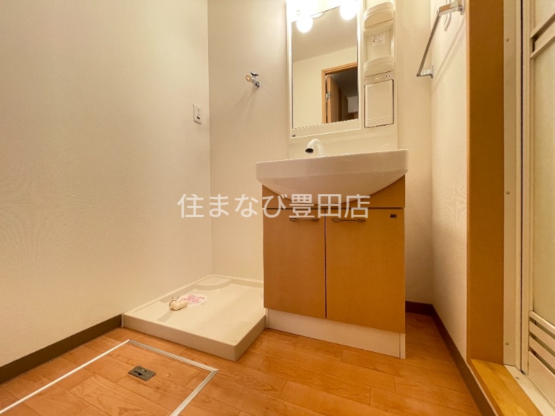 洗面設備　同型タイプ
