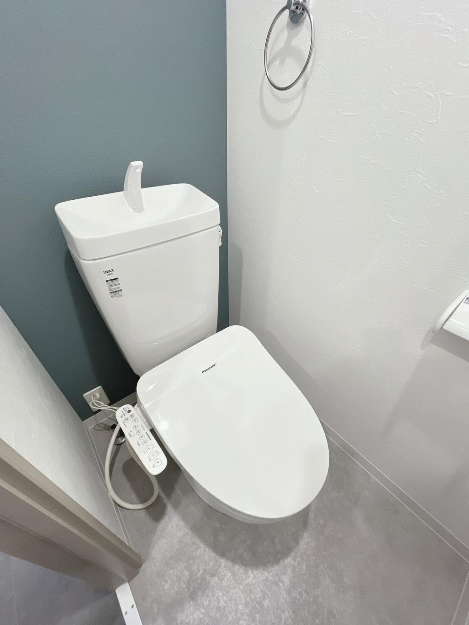 トイレ　完成までにウォシュレット付きます
